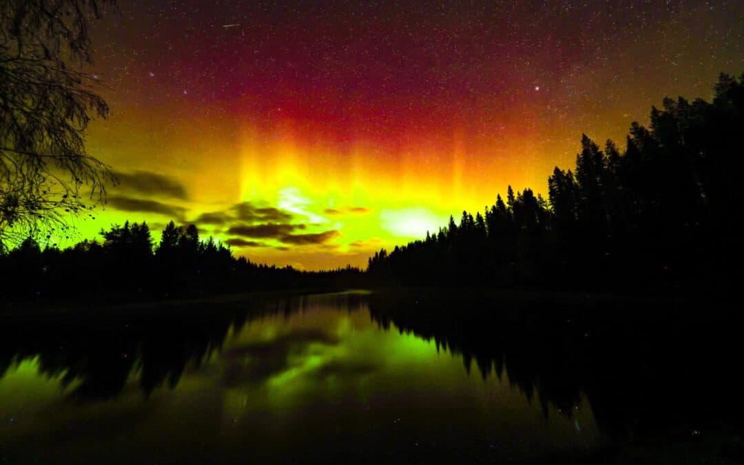 Polarlichter am alten Sägewerk